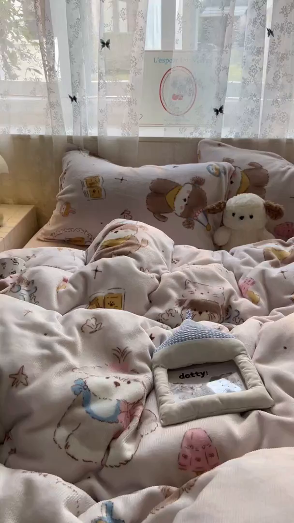 91家纺网 家纺一手货源 找家纺 冕悠家纺 2025新款A类200克加厚印花牛奶绒保暖四件套提供买家秀 蝴蝶结小狗