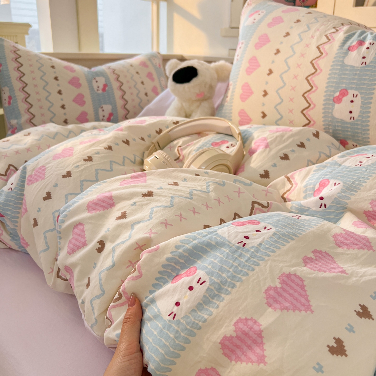 91家纺网 家纺一手货源 找家纺 冕悠家纺 2026新款超柔软105克卡通水洗棉四件套 提供买家秀 猫猫奶紫