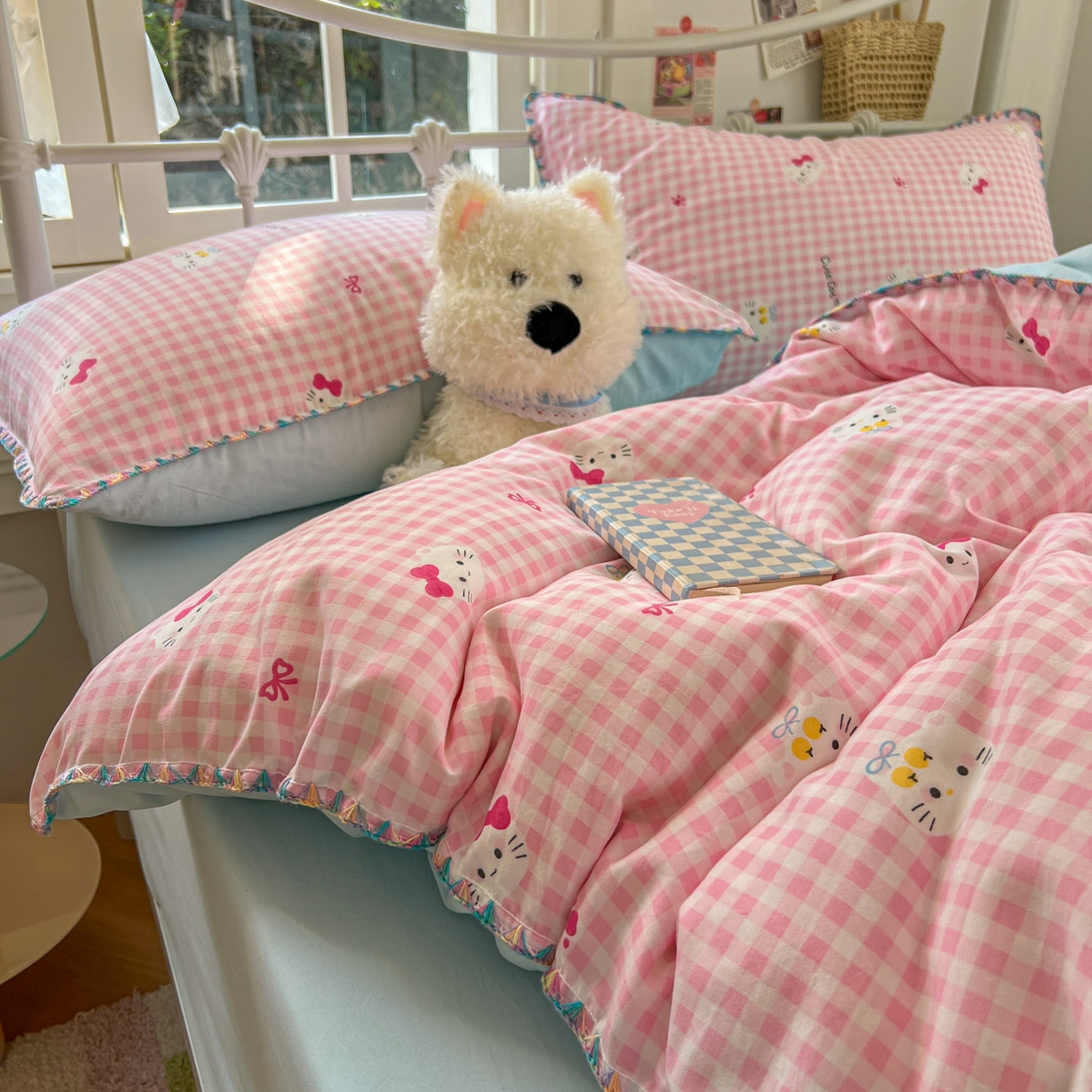 91家纺网 家纺一手货源 找家纺 冕悠家纺 2026新款超柔软卡通七彩贝壳边水洗棉四件套 提供买家秀 七彩-粉猫奶蓝