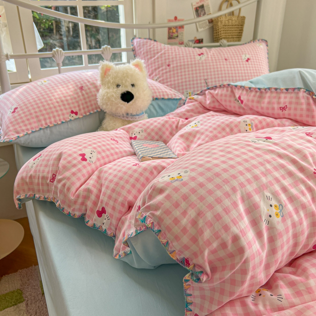 91家纺网 家纺一手货源 找家纺 冕悠家纺 2026新款超柔软卡通七彩贝壳边水洗棉四件套 提供买家秀 七彩-粉猫奶蓝