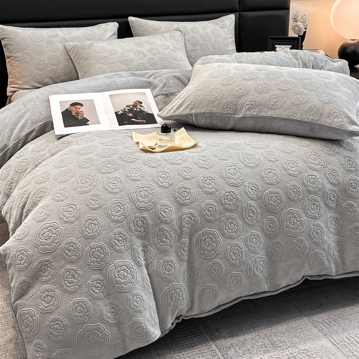 91家纺网 家纺一手货源 找家纺 （总）女子家纺 2025新款A类雕花牛奶绒四件套