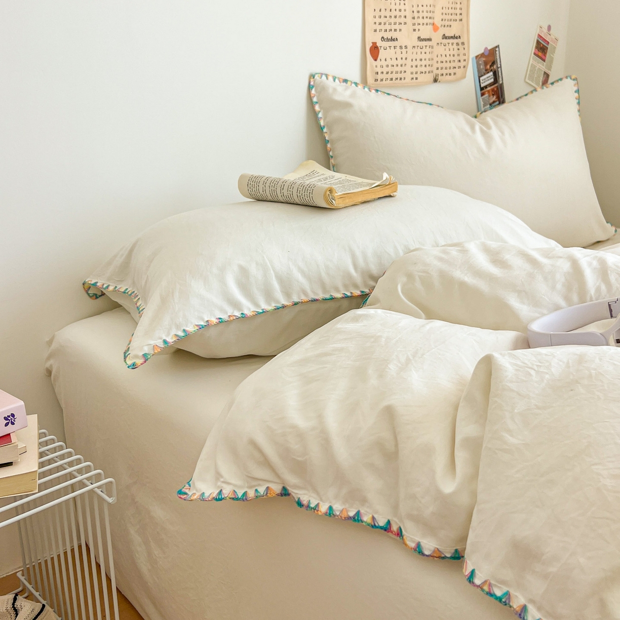 91家纺网 家纺一手货源 找家纺 冕悠家纺 2025新款A类七彩贝壳边水洗棉四件套-加微信提供买家秀2 七彩-奶白