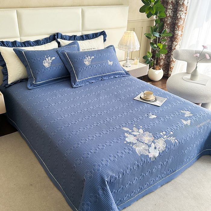 91家纺网 家纺一手货源 找家纺 紫碧螺家纺 2025新款全棉水洗绣花欧式床盖 冰月兰