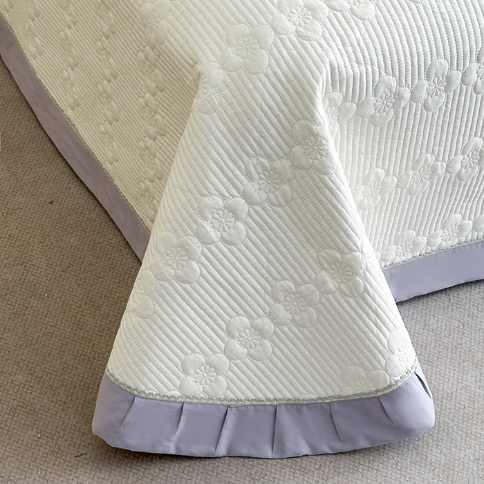 91家纺网 家纺一手货源 找家纺 紫碧螺家纺 2025新款全棉水洗绣花欧式床盖 奶昔-灰边