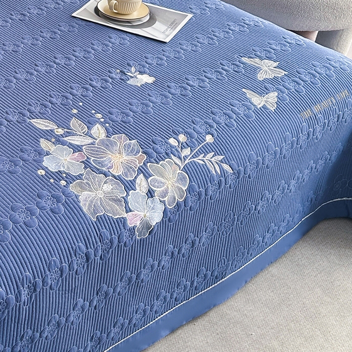 91家纺网 家纺一手货源 找家纺 紫碧螺家纺 2025新款全棉水洗绣花欧式床盖 冰月兰