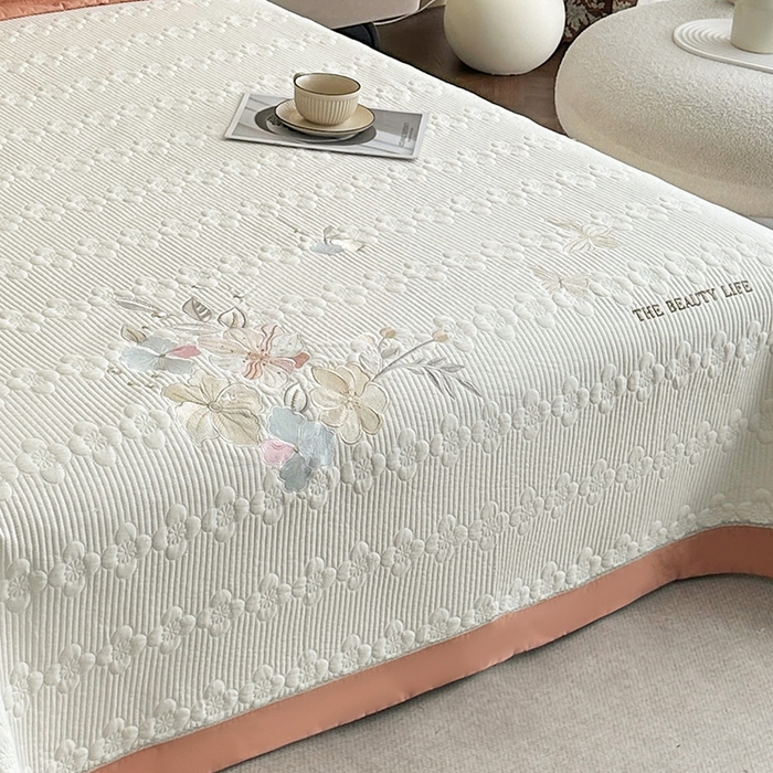 91家纺网 家纺一手货源 找家纺 紫碧螺家纺 2025新款全棉水洗绣花欧式床盖 奶昔-橙边