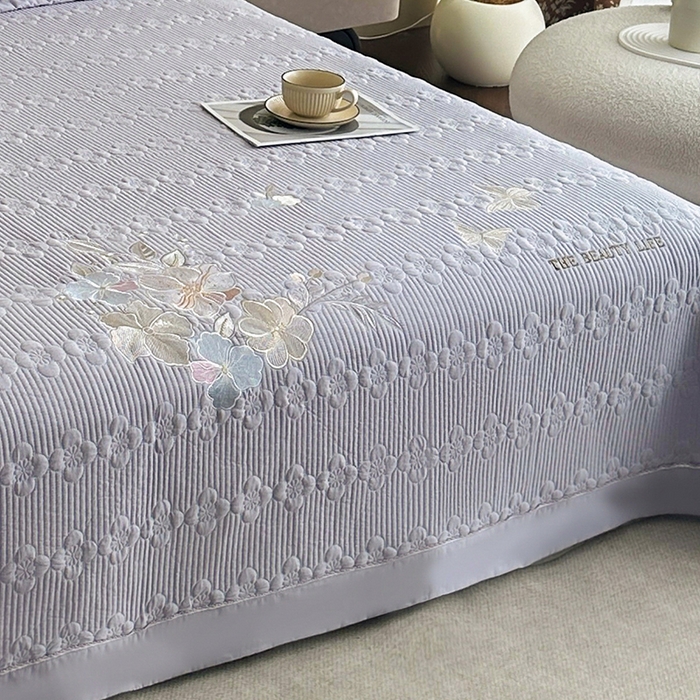 91家纺网 家纺一手货源 找家纺 紫碧螺家纺 2025新款全棉水洗绣花欧式床盖 蔚蓝