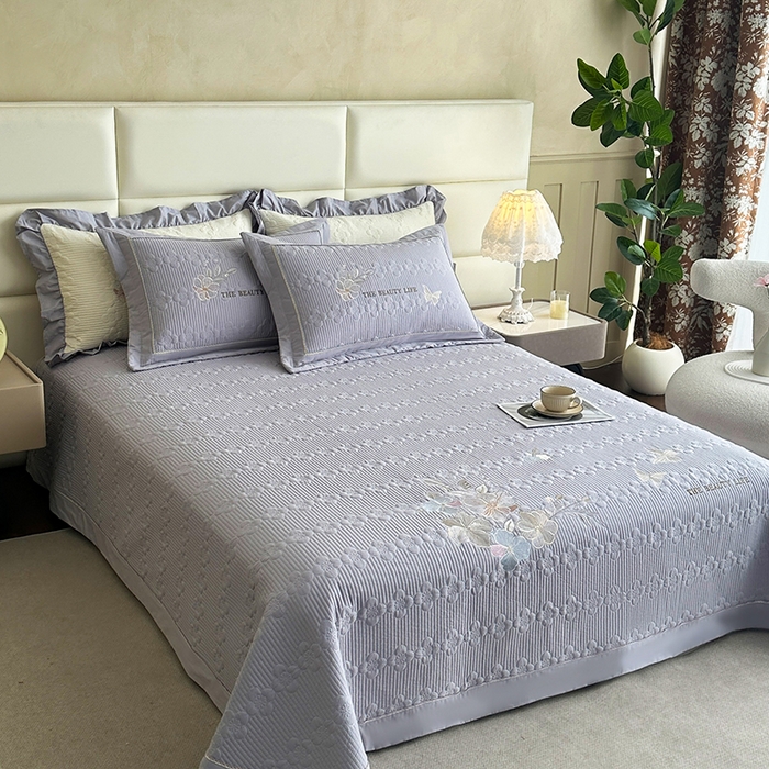 91家纺网 家纺一手货源 找家纺 紫碧螺家纺 2025新款全棉水洗绣花欧式床盖 蔚蓝