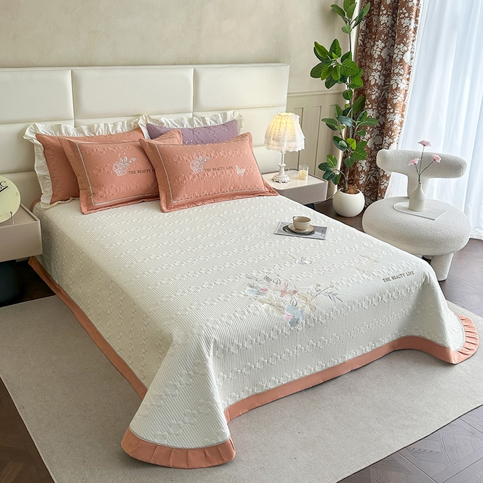 91家纺网 家纺一手货源 找家纺 紫碧螺家纺 2025新款全棉水洗绣花欧式床盖 奶昔-橙边