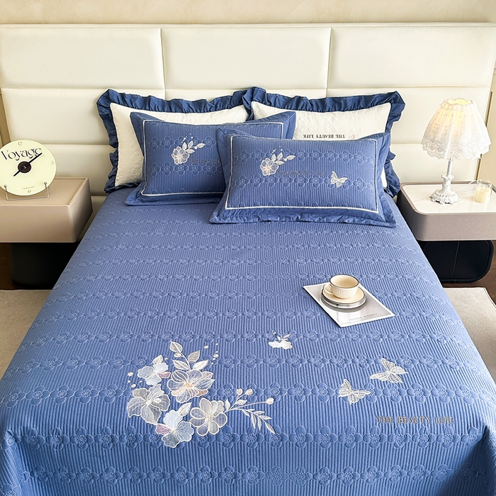 91家纺网 家纺一手货源 找家纺 紫碧螺家纺 2025新款全棉水洗绣花欧式床盖 冰月兰