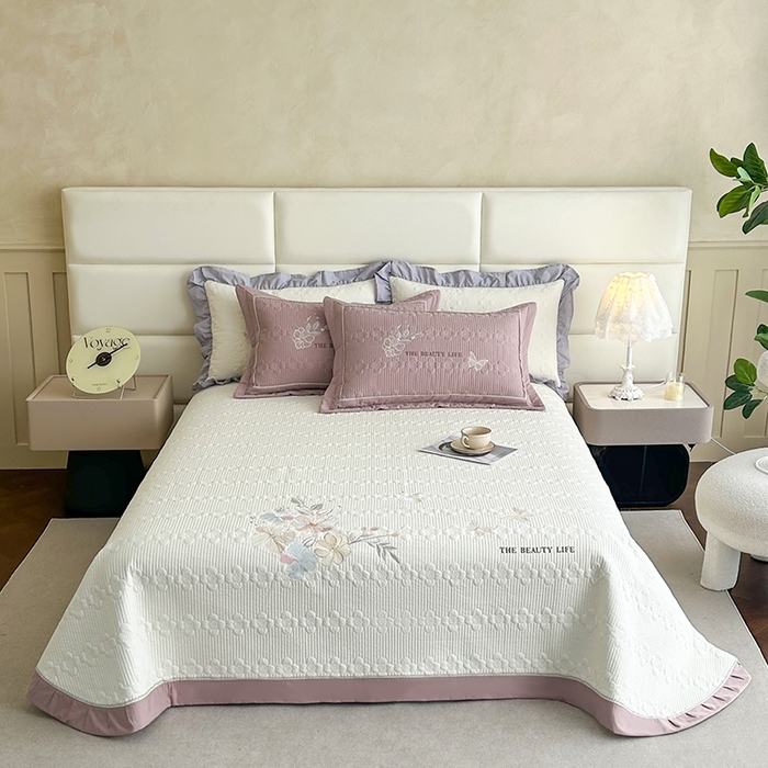 紫碧螺家纺 2025新款全棉水洗绣花欧式床盖 奶昔-紫边