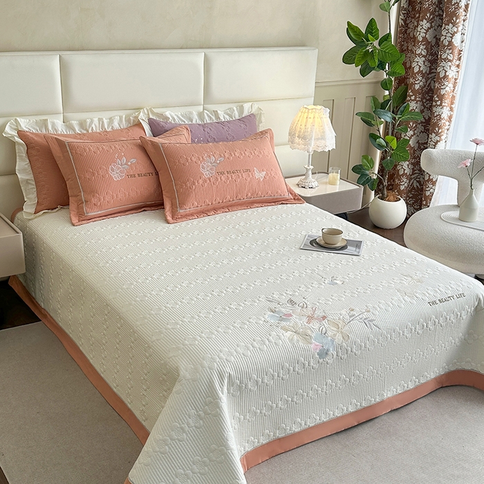 91家纺网 家纺一手货源 找家纺 紫碧螺家纺 2025新款全棉水洗绣花欧式床盖 奶昔-橙边