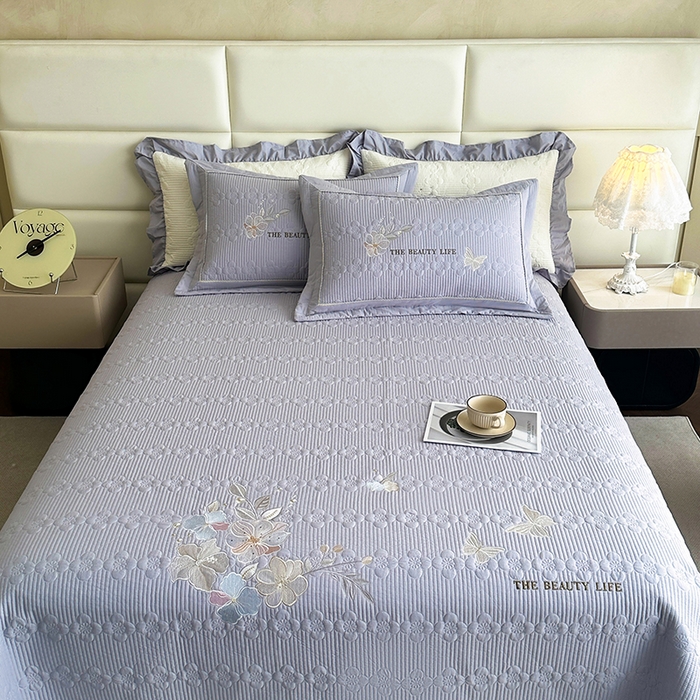 91家纺网 家纺一手货源 找家纺 紫碧螺家纺 2025新款全棉水洗绣花欧式床盖 蔚蓝