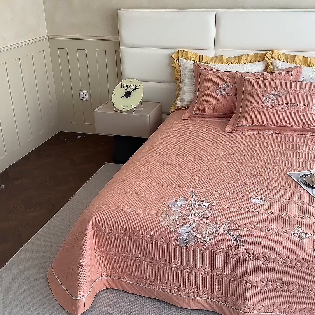 91家纺网 家纺一手货源 找家纺 紫碧螺家纺 2025新款全棉水洗绣花欧式床盖 梵高橙