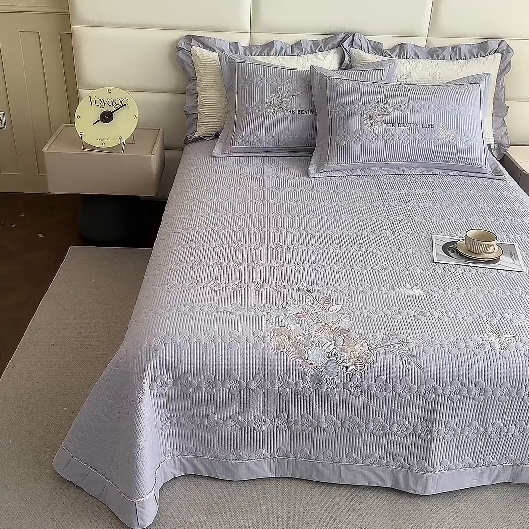 91家纺网 家纺一手货源 找家纺 紫碧螺家纺 2025新款全棉水洗绣花欧式床盖 蔚蓝