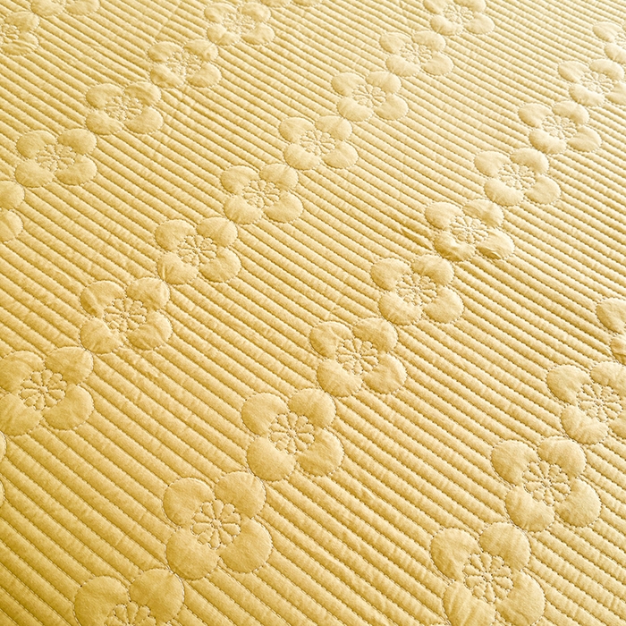 91家纺网 家纺一手货源 找家纺 紫碧螺家纺 2025新款全棉水洗绣花欧式床盖 柳黄