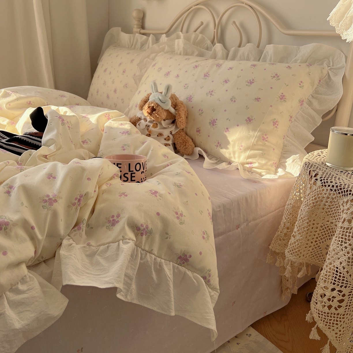 91家纺网 家纺一手货源 找家纺 六巷胡同 2026春夏新款INS博主风韩系小碎花全棉花边款四件套 贝芮