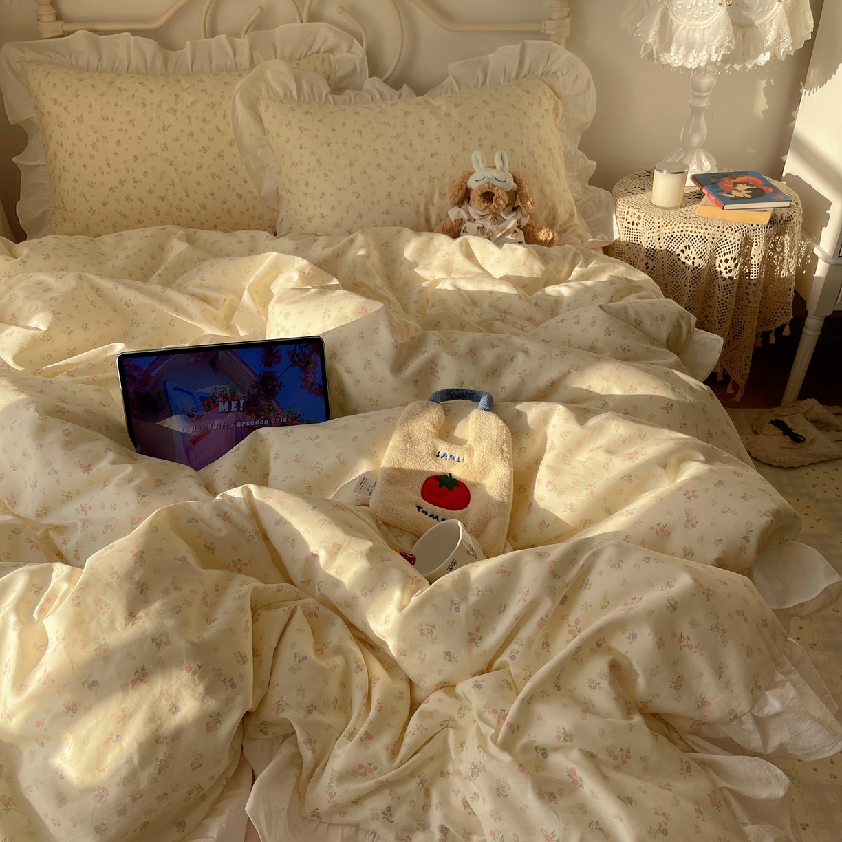 91家纺网 家纺一手货源 找家纺 六巷胡同 2026春夏新款INS博主风韩系小碎花全棉花边款四件套 浅栀