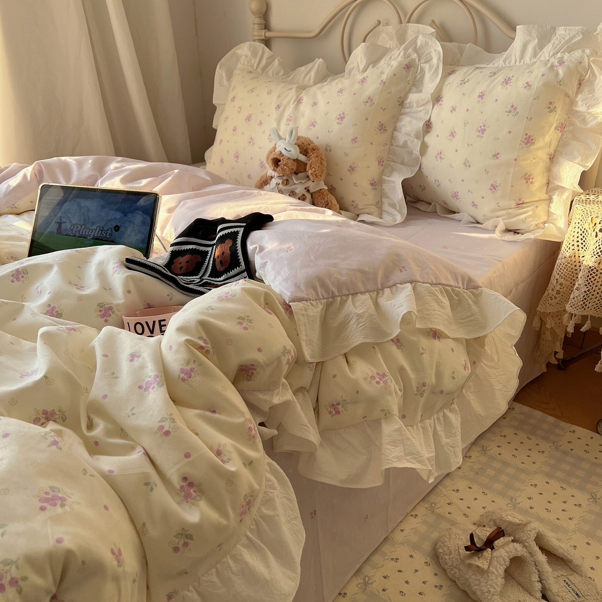 91家纺网 家纺一手货源 找家纺 六巷胡同 2026春夏新款INS博主风韩系小碎花全棉花边款四件套 贝芮