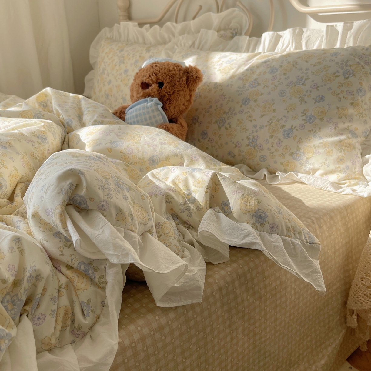 91家纺网 家纺一手货源 找家纺 六巷胡同 2026春夏新款INS博主风韩系小碎花全棉花边款四件套 允夏