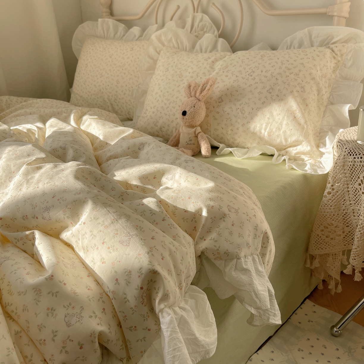 91家纺网 家纺一手货源 找家纺 六巷胡同 2026春夏新款INS博主风韩系小碎花全棉花边款四件套 予椿