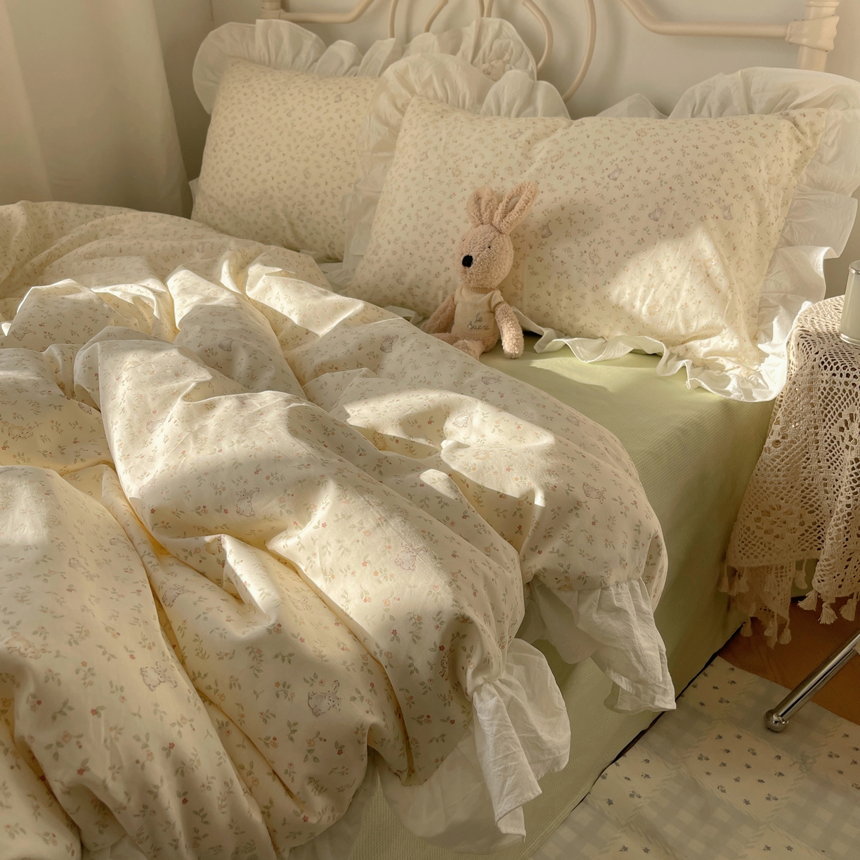 91家纺网 家纺一手货源 找家纺 六巷胡同 2026春夏新款INS博主风韩系小碎花全棉花边款四件套 予椿