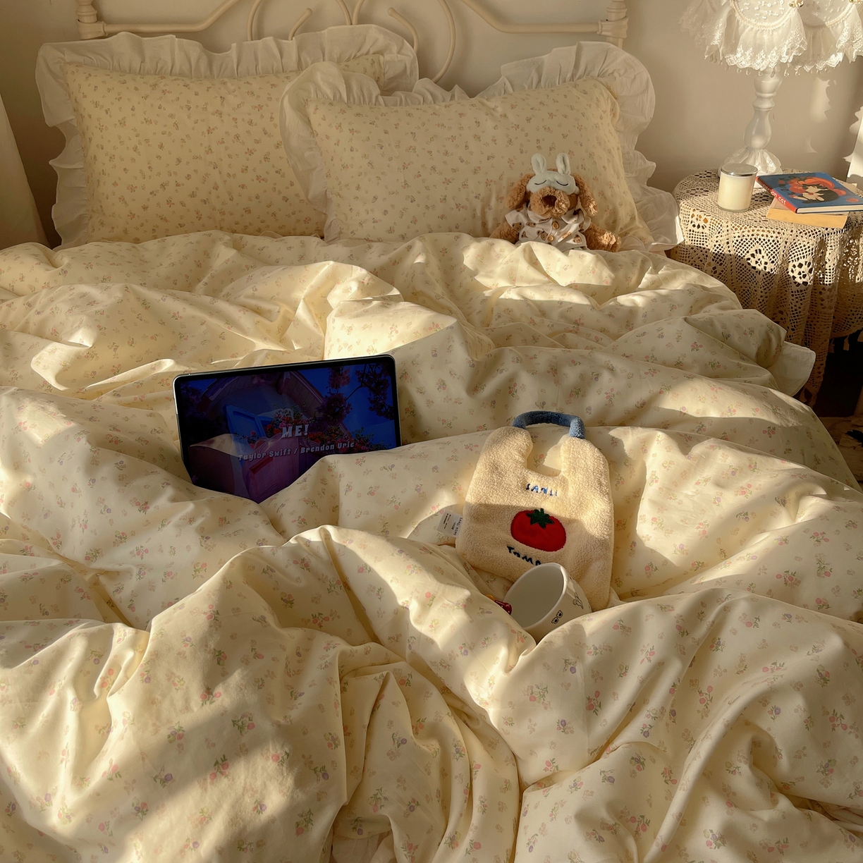 91家纺网 家纺一手货源 找家纺 六巷胡同 2026春夏新款INS博主风韩系小碎花全棉花边款四件套 浅栀