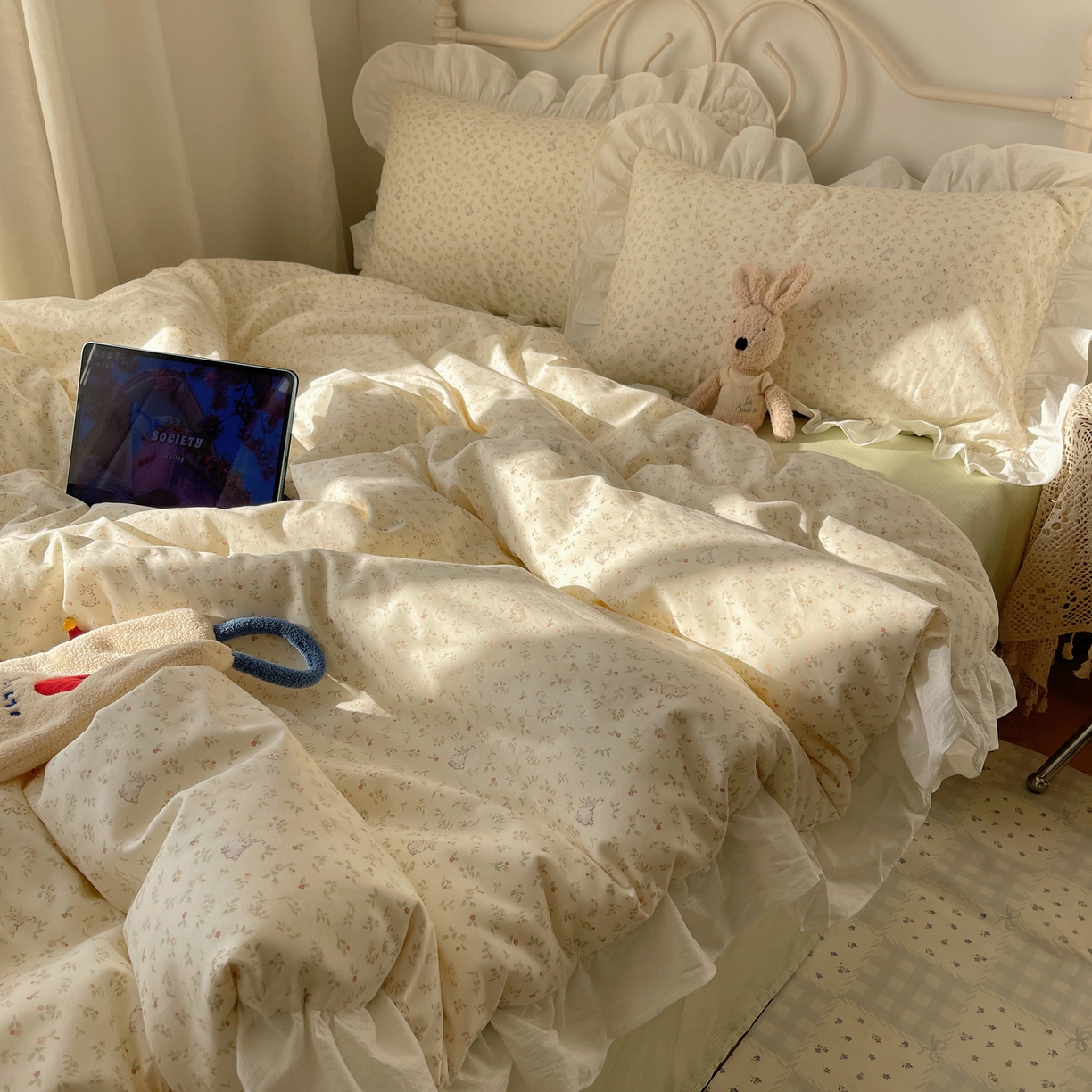 91家纺网 家纺一手货源 找家纺 六巷胡同 2026春夏新款INS博主风韩系小碎花全棉花边款四件套 予椿