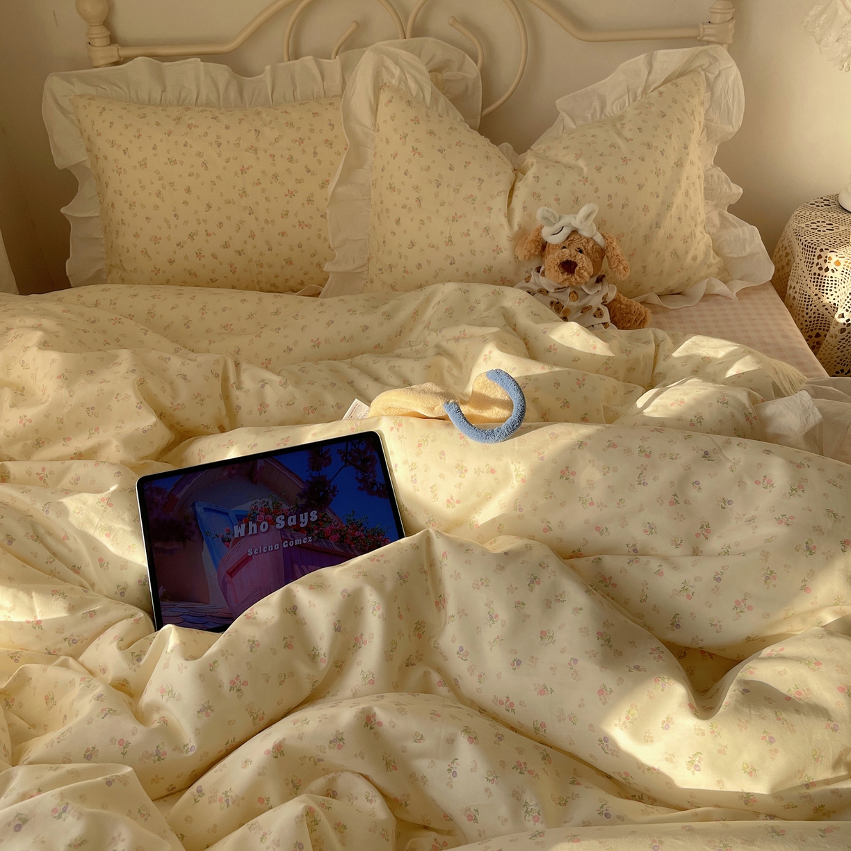 91家纺网 家纺一手货源 找家纺 六巷胡同 2026春夏新款INS博主风韩系小碎花全棉花边款四件套 浅栀