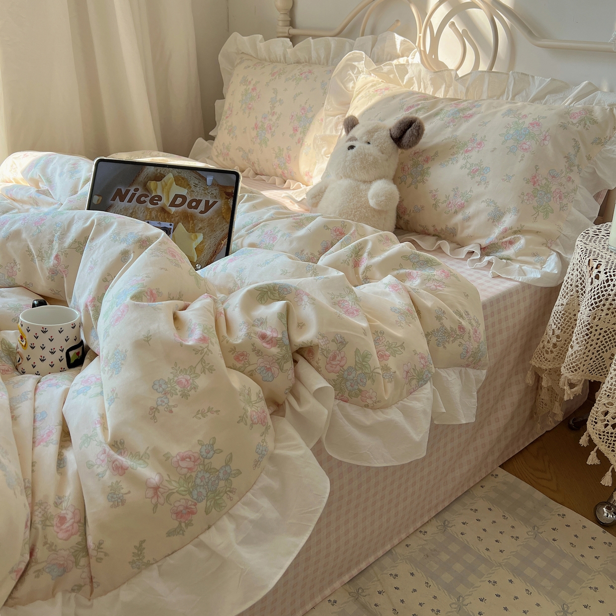 91家纺网 家纺一手货源 找家纺 六巷胡同 2026春夏新款INS博主风韩系小碎花全棉花边款四件套 苏汐