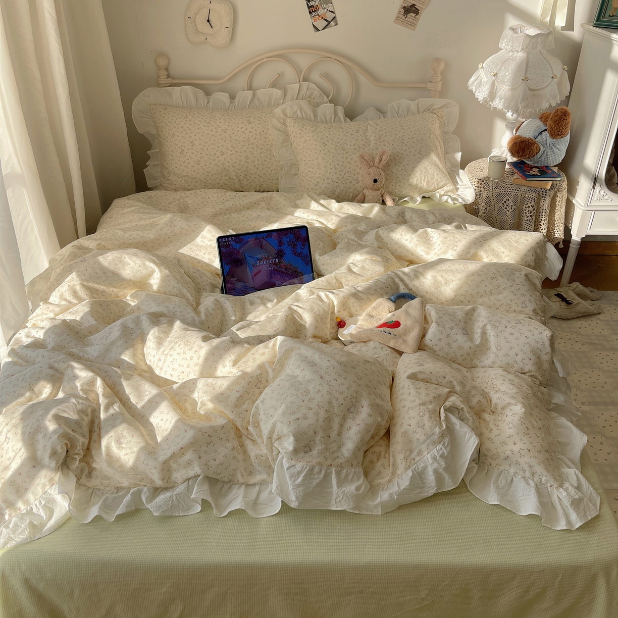 91家纺网 家纺一手货源 找家纺 六巷胡同 2026春夏新款INS博主风韩系小碎花全棉花边款四件套 予椿