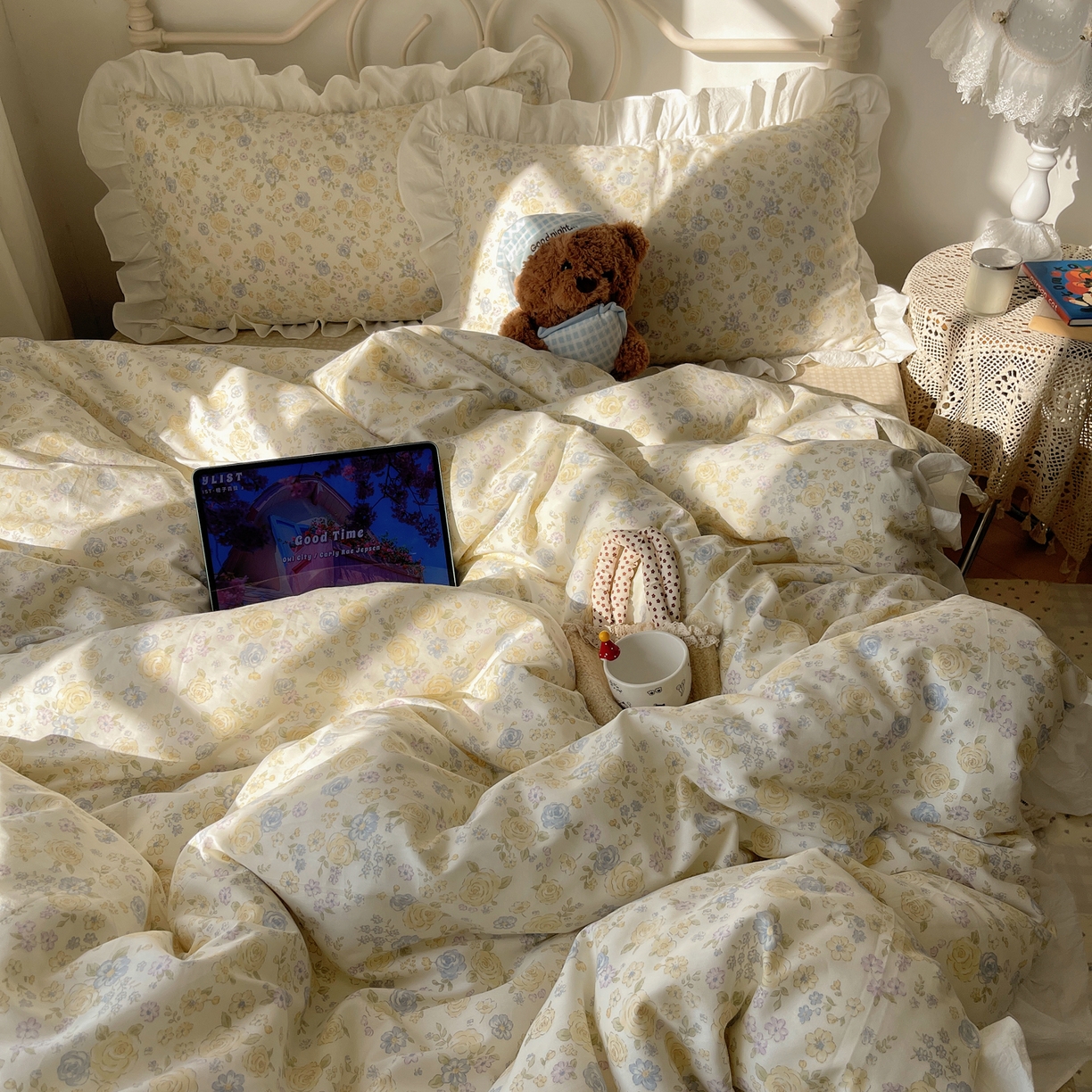 91家纺网 家纺一手货源 找家纺 六巷胡同 2026春夏新款INS博主风韩系小碎花全棉花边款四件套 允夏