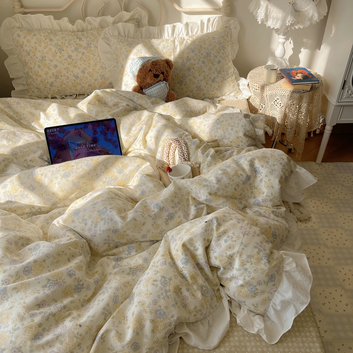 91家纺网 家纺一手货源 找家纺 六巷胡同 2026春夏新款INS博主风韩系小碎花全棉花边款四件套 允夏