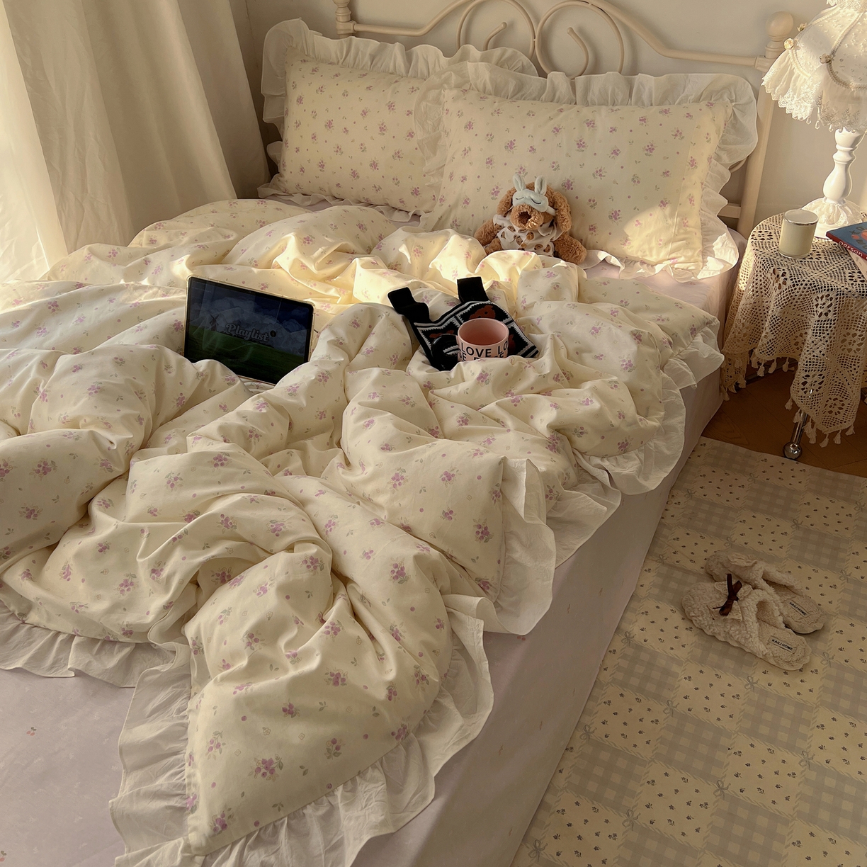 91家纺网 家纺一手货源 找家纺 六巷胡同 2026春夏新款INS博主风韩系小碎花全棉花边款四件套 贝芮