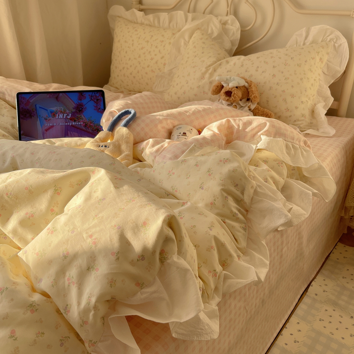 六巷胡同 2026春夏新款INS博主风韩系小碎花全棉花边款四件套 浅栀