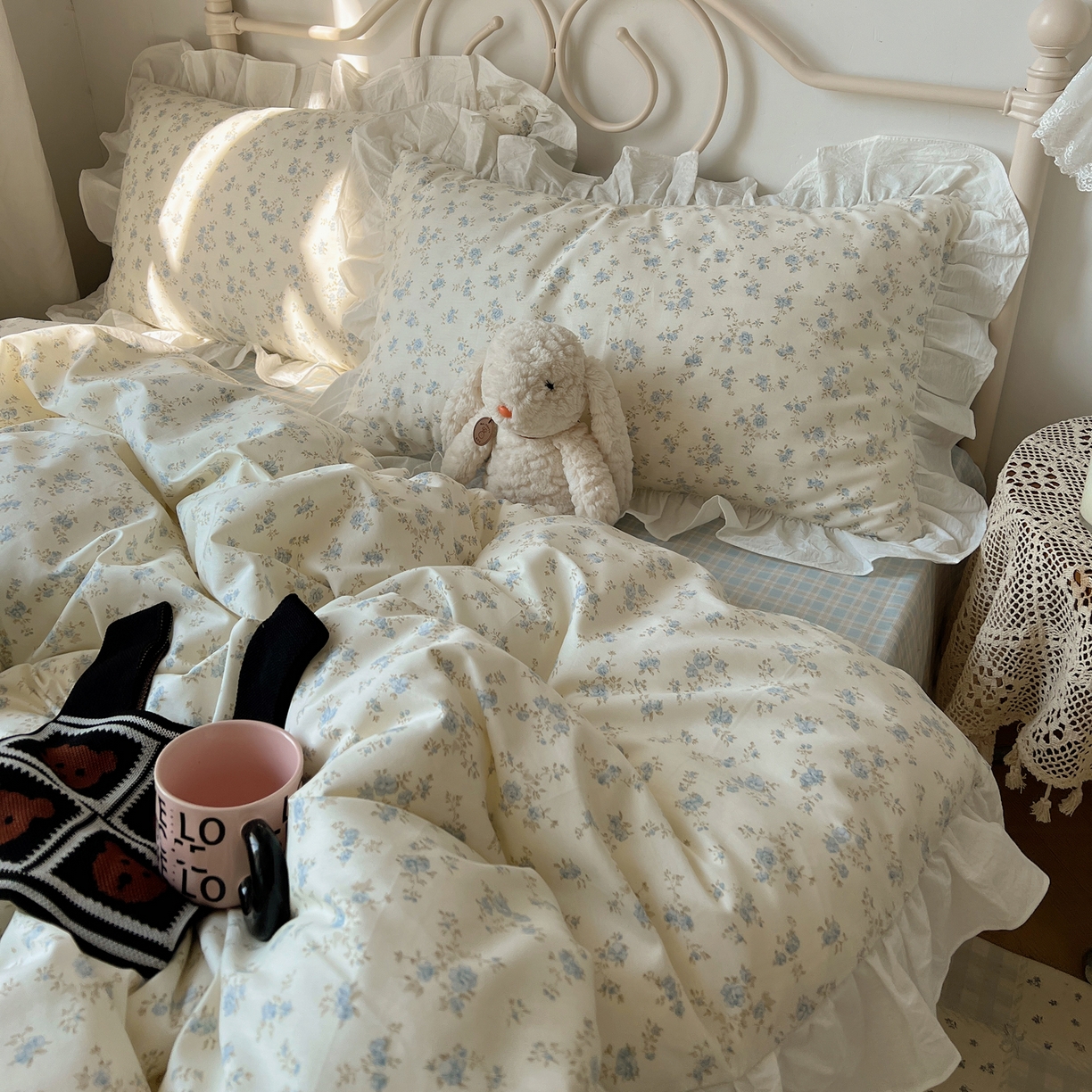 91家纺网 家纺一手货源 找家纺 六巷胡同 2026春夏新款INS博主风韩系小碎花全棉花边款四件套 南乔