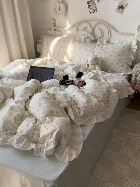 91家纺网 家纺一手货源 找家纺 六巷胡同 2026春夏新款INS博主风韩系小碎花全棉花边款四件套 南乔