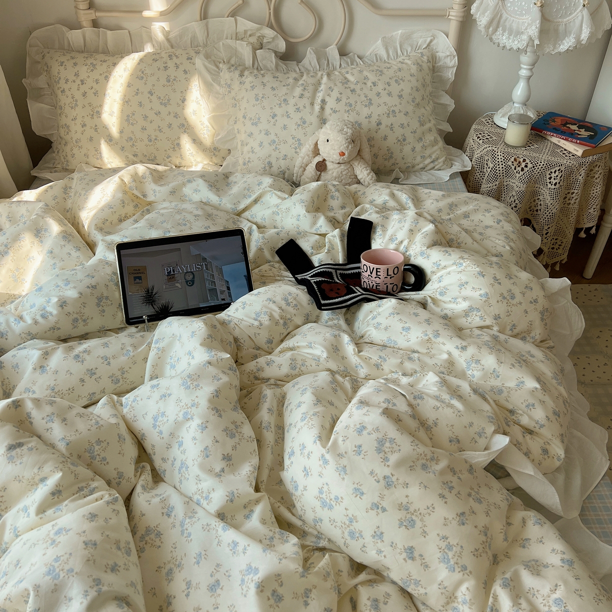 91家纺网 家纺一手货源 找家纺 六巷胡同 2026春夏新款INS博主风韩系小碎花全棉花边款四件套 南乔