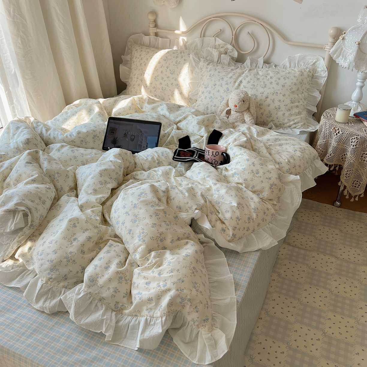 91家纺网 家纺一手货源 找家纺 六巷胡同 2026春夏新款INS博主风韩系小碎花全棉花边款四件套 南乔