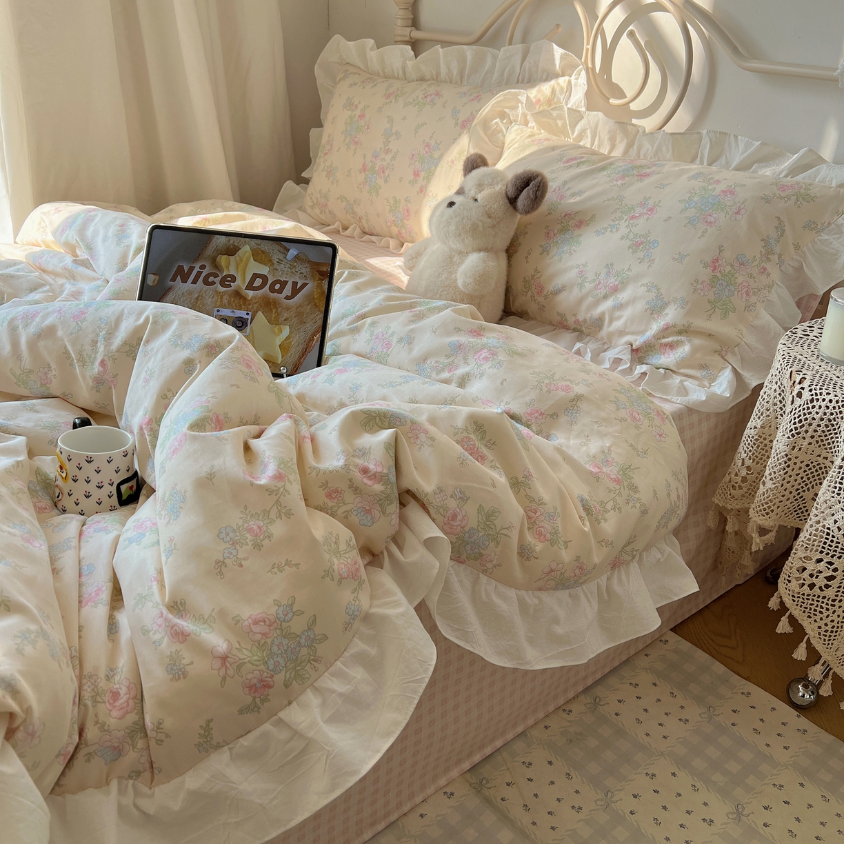 91家纺网 家纺一手货源 找家纺 六巷胡同 2026春夏新款INS博主风韩系小碎花全棉花边款四件套 苏汐