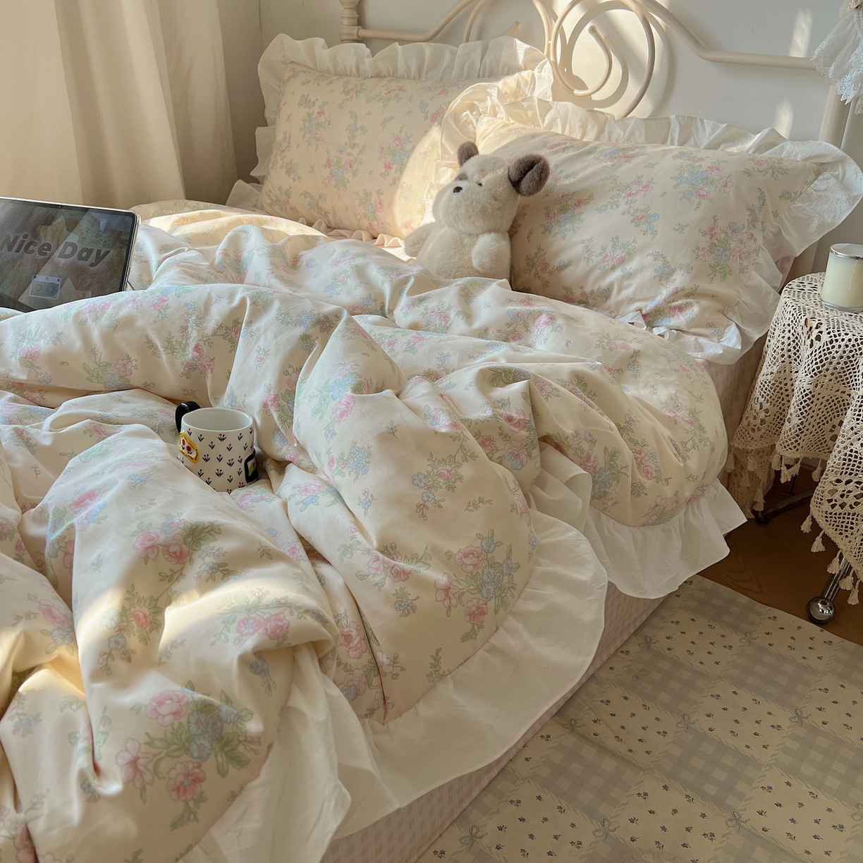 91家纺网 家纺一手货源 找家纺 六巷胡同 2026春夏新款INS博主风韩系小碎花全棉花边款四件套 苏汐