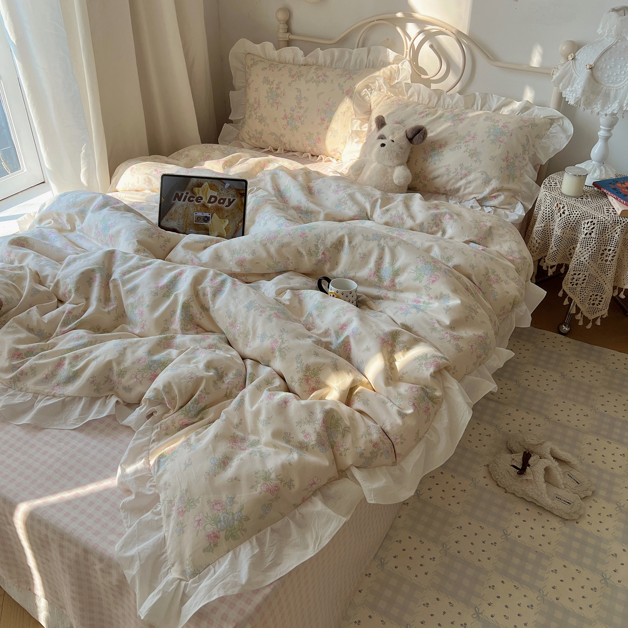 91家纺网 家纺一手货源 找家纺 六巷胡同 2026春夏新款INS博主风韩系小碎花全棉花边款四件套 苏汐