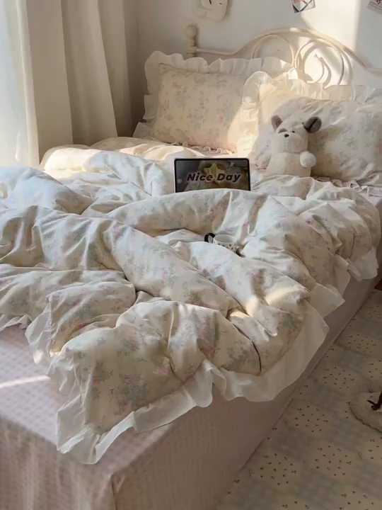 91家纺网 家纺一手货源 找家纺 六巷胡同 2026春夏新款INS博主风韩系小碎花全棉花边款四件套 苏汐