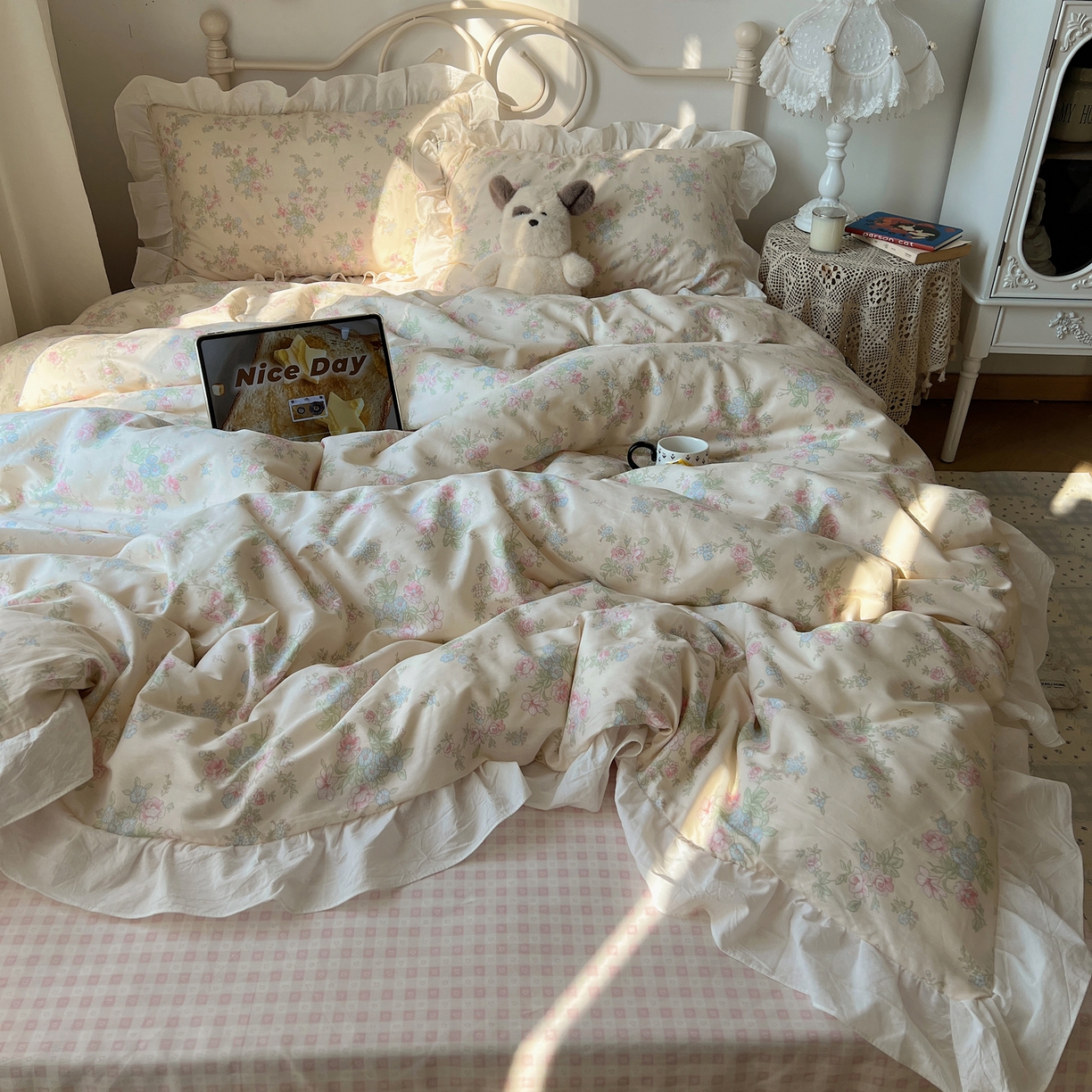 91家纺网 家纺一手货源 找家纺 六巷胡同 2026春夏新款INS博主风韩系小碎花全棉花边款四件套 苏汐