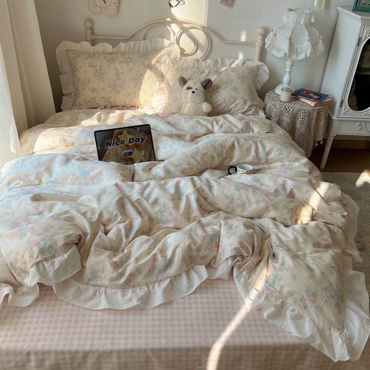 91家纺网 家纺一手货源 找家纺 六巷胡同 2026春夏新款INS博主风韩系小碎花全棉花边款四件套 苏汐