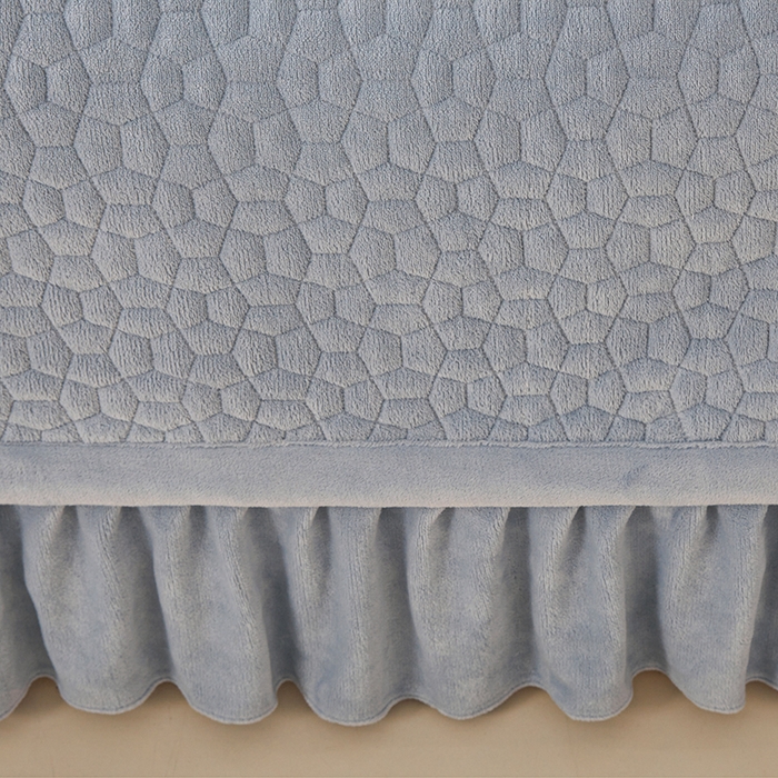 91家纺网 家纺一手货源 找家纺 紫碧螺家纺 2025新款牛奶绒绗绣裙式床盖三件套 银灰