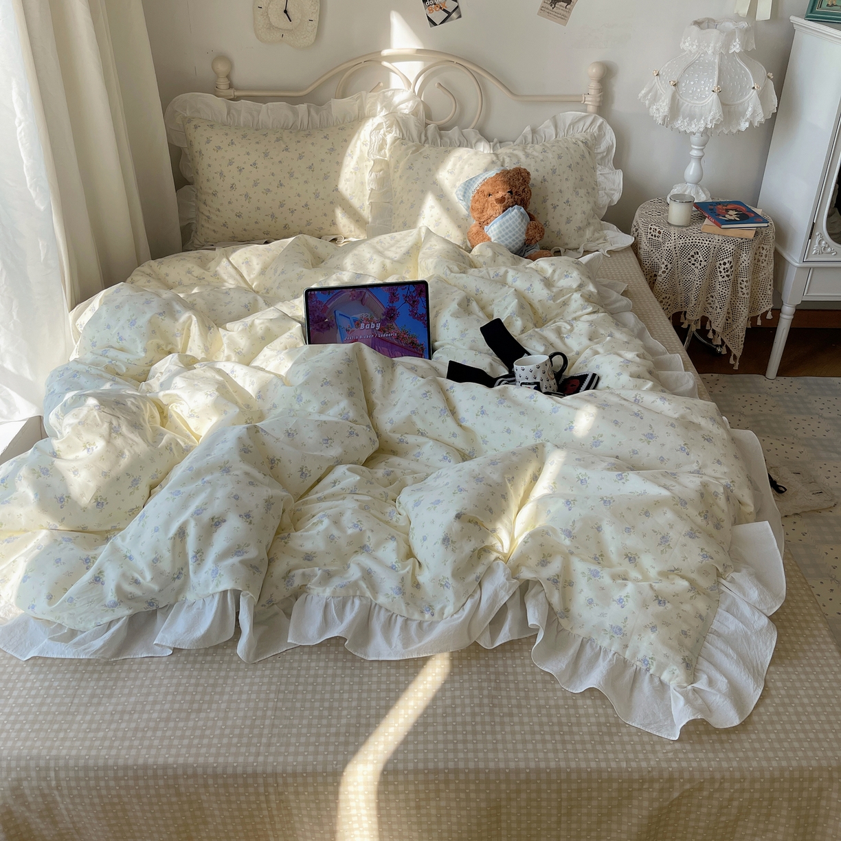 91家纺网 家纺一手货源 找家纺 六巷胡同 2026春夏新款INS博主风韩系小碎花全棉花边款四件套 知棠