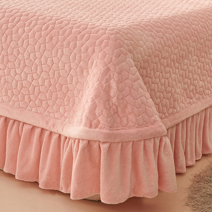 91家纺网 家纺一手货源 找家纺 紫碧螺家纺 2025新款牛奶绒绗绣裙式床盖三件套 粉色