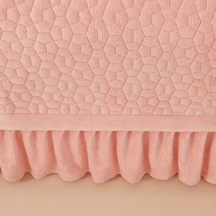 91家纺网 家纺一手货源 找家纺 紫碧螺家纺 2025新款牛奶绒绗绣裙式床盖三件套 粉色