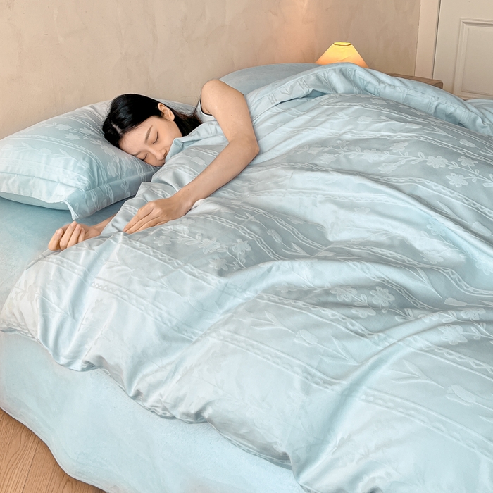 91家纺网 家纺一手货源 找家纺 禾时 2025新款全棉加厚立体提花加绒四件套 花屿-淡雅蓝（加绒款）